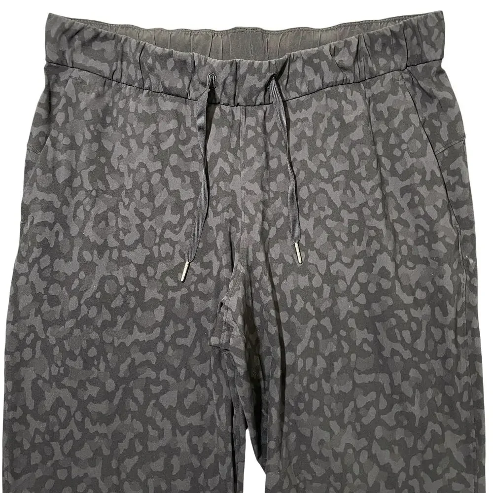 Lululemon On the Fly 7/8 Pants Formation Camo Gray Black W5CITS Gym Size 10